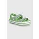 Otroški sandali Crocs CROCBAND CRUISER SANDAL zelena barva - zelena. Sandali iz kolekcije Crocs. Model je izdelan iz sintetičnega materiala. Idealno za bazen, plažo ali sprehode.