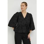 Bluza Gestuz ženska, črna barva - črna. Bluza iz kolekcije Gestuz. Model izdelan iz enobarvne tkanine. Ima globok izrez.