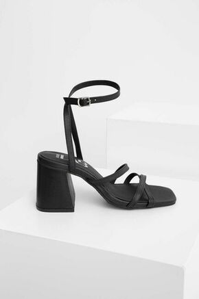 Usnjeni sandali Answear Lab črna barva - črna. Sandali iz kolekcije Answear Lab. Model izdelan iz naravnega usnja. Model je enostaven za čiščenje in vzdrževanje.