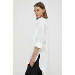 Bombažna srajca Remain ženska, bela barva - bela. Srajca iz kolekcije Remain, izdelana iz enobarvne tkanine. Model iz izjemno udobne bombažne tkanine.