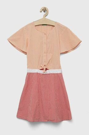 Otroška bombažna obleka United Colors of Benetton oranžna barva - oranžna. Otroški obleka iz kolekcije United Colors of Benetton. Model izdelan iz vzorčaste tkanine. Model iz izjemno udobne bombažne tkanine.