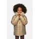Otroška jakna Coccodrillo zlata barva - zlata. Otroški jakna iz kolekcije Coccodrillo. Podložen model, izdelan iz gladkega materiala.
