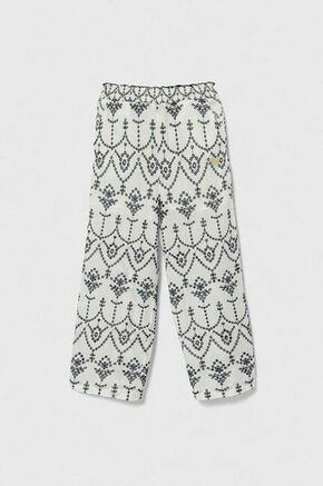 Otroške bombažne hlače Guess bela barva - bela. Otroški Lahkotne hlače iz kolekcije Guess. Model izdelan iz vzorčaste tkanine. Model iz izjemno udobne bombažne tkanine.