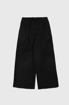 Otroške hlače United Colors of Benetton črna barva - črna. Hlače iz kolekcije United Colors of Benetton. Model izdelan iz enobarvne tkanine. Model iz izjemno udobne tkanine z visoko vsebnostjo bombaža.