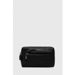 Usnjena kozmetična torbica Coccinelle črna barva - črna. Srednje velika kozmetična torbica iz kolekcije Coccinelle. Model izdelan iz naravnega usnja.