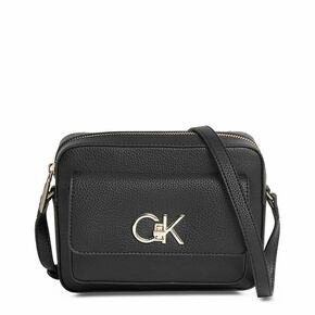 Calvin Klein torbica - črna. Majhna torbica iz kolekcije Calvin Klein. Model z zaponko