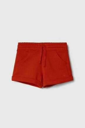 Otroške bombažne kratke hlače United Colors of Benetton rdeča barva - rdeča. Otroški kratke hlače iz kolekcije United Colors of Benetton. Model izdelan iz visokokakovostnega materiala