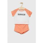 Otroška bombažna pižama Calvin Klein Underwear oranžna barva - oranžna. Otroški pižama iz kolekcije Calvin Klein Underwear. Model izdelan iz elastične pletenine. Izjemno udoben material.