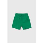 Otroške bombažne kratke hlače United Colors of Benetton zelena barva - zelena. Otroški kratke hlače iz kolekcije United Colors of Benetton, izdelane iz gladke pletenine. Model iz zračne bombažne tkanine.