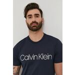 Calvin Klein T-shirt - mornarsko modra. T-shirt iz zbirke Calvin Klein. Model narejen iz tanka, elastična tkanina.