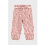 Otroške bombažne hlače Mayoral roza barva - roza. Kratke hlače za dojenčka iz kolekcije Mayoral. Model izdelan iz vzorčaste tkanine. Modelu je priložen naglavni trak.