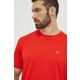 Bombažna kratka majica Guess moški, rdeča barva - rdeča. Kratka majica iz kolekcije Guess. Model izdelan iz pletenine z nalepko.