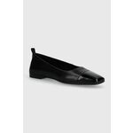 Usnjene balerinke Vagabond Shoemakers DELIA črna barva - črna. Balerinke iz kolekcije Vagabond Shoemakers, izdelane iz kombinacije naravnega in lakiranega usnja. Model z mehkim, oblikovanim vložkom zagotavlja udobje.