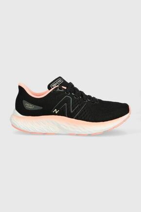 Tekaški čevlji New Balance Fresh Foam Evoz v2 črna barva - črna. Tekaški čevlji iz kolekcije New Balance. Model zagotavlja blaženje stopala med aktivnostjo.