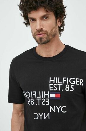 Bombažna kratka majica Tommy Hilfiger črna barva - črna. Kratka majica iz kolekcije Tommy Hilfiger. Model izdelan iz pletenine z nalepko. Izjemno udoben material