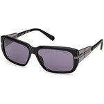 Sončna očala Guess moška, črna barva, GU00090_6002Y - črna. Sončna očala iz kolekcije Guess. Model z enobarvnimi stekli in okvirji iz plastike. Ima filter UV 400.