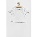 Otroški t-shirt United Colors of Benetton bela barva - bela. Otroški lahkotna majica iz kolekcije United Colors of Benetton. Model izdelan iz enobarvne pletenine.