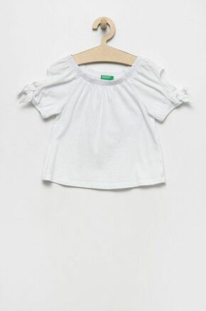 Otroški t-shirt United Colors of Benetton bela barva - bela. Otroški lahkotna majica iz kolekcije United Colors of Benetton. Model izdelan iz enobarvne pletenine.