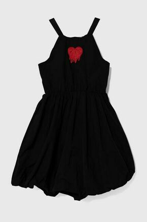 Otroška obleka Pinko Up črna barva - črna. Otroški obleka iz kolekcije Pinko Up. Model izdelan iz tkanine z nalepko. Zaradi vsebnosti poliestra je tkanina bolj odporna na gubanje.