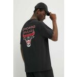 Bombažna kratka majica New Era moška, črna barva, CHICAGO BULLS - črna. Kratka majica iz kolekcije New Era, izdelana iz pletenine s potiskom. Model iz izjemno udobne bombažne tkanine.