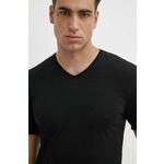 Bombažna kratka majica Sisley moški, črna barva - črna. Kratka majica iz kolekcije Sisley, izdelana iz enobarvne pletenine. Model iz izjemno udobne bombažne tkanine.