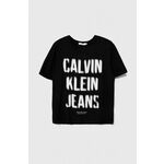 Otroška bombažna kratka majica Calvin Klein Jeans črna barva - črna. Otroške lahkotna kratka majica iz kolekcije Calvin Klein Jeans, izdelana iz pletenine, prijetne na otip. Model iz visokokakovostnega in trajnostnega materiala.