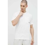 Bombažna kratka majica New Balance bela barva - bela. Kratka majica iz kolekcije New Balance. Model izdelan iz enobarvne pletenine. Izjemno udoben material, izdelan iz naravnih vlaken.