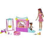 Mattel Barbie varuška z gradom za skakanje HHB67