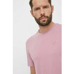 Kratka majica Guess moški - roza. Lahkotna kratka majica iz kolekcije Guess, izdelana iz tanke, elastične pletenine. Model iz mehke in na otip prijetne tkanine.