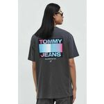 Bombažna kratka majica Tommy Jeans moški, siva barva - siva. Kratka majica iz kolekcije Tommy Jeans, izdelana iz pletenine s potiskom. Model iz zračne bombažne tkanine.