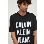 Bombažna kratka majica Calvin Klein Jeans moški, črna barva - črna. Kratka majica iz kolekcije Calvin Klein Jeans, izdelana iz pletenine s potiskom. Model iz izjemno udobne bombažne tkanine.