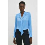 Majica Answear Lab ženska - modra. Bluza iz kolekcije Answear Lab izdelana iz tanke, rahlo elastične tkanine. Model iz mehke in zračne tkanine je idealen za toplejše letne čase.