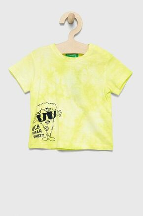 Otroški bombažen t-shirt United Colors of Benetton rumena barva - rumena. Otroški T-shirt iz kolekcije United Colors of Benetton. Model izdelan iz pletenine s potiskom.