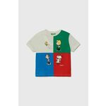 Otroška bombažna kratka majica United Colors of Benetton X Peanuts - pisana. Otroška kratka majica iz kolekcije United Colors of Benetton, izdelana iz tanke, elastične pletenine. Model iz izjemno udobne bombažne tkanine.