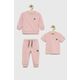 Komplet za dojenčka Tommy Hilfiger roza barva - roza. Komplet kratke majice, puloverja in spodnjega dela trenirke za dojenčke iz kolekcije Tommy Hilfiger. Model izdelan iz pletenine.