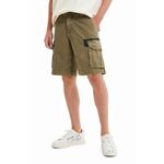 Bombažne kratke hlače Desigual zelena barva - zelena. Kratke hlače iz kolekcije Desigual. Model izdelan iz enobarvnega materiala.