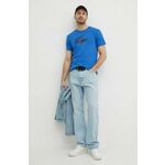Kratka majica Lacoste moški - modra. Kratka majica iz kolekcije Lacoste. Model izdelan iz tanke, elastične pletenine. Lahek in udoben model, idealen za vsakodnevno nošenje.