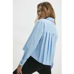 Bombažna srajca Answear Lab ženska - modra. Srajca iz kolekcije Answear Lab, izdelana iz enobarvne tkanine. Kolekcija je na voljo izključno na Answear.Si.