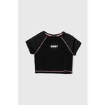 Otroška kratka majica Sisley črna barva - črna. Otroške kratka majica iz kolekcije Sisley. Model izdelan iz pletenine z nalepko. Model iz izjemno udobne bombažne tkanine.