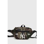 Torbica za okoli pasu New Era zelena barva, NEW YORK YANKEES - zelena. Pasna torbica iz kolekcije New Era. Model izdelan iz tekstilnega materiala. Lahek in udoben model, idealen za vsakodnevno nošenje.