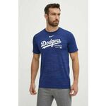 Kratka majica Nike Los Angeles Dodgers moška - modra. Kratka majica iz kolekcije Nike, izdelana iz pletenine s potiskom. Zaradi vsebnosti poliestra je tkanina bolj odporna na gubanje.