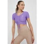 Kratka majica Guess ženski, vijolična barva - vijolična. Kratka majica iz kolekcije Guess. Model izdelan iz fleksibilnega materiala, ki zagotavlja popoln obseg gibanja.