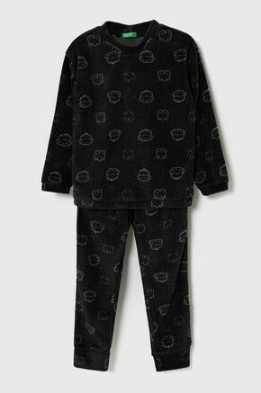 Otroška pižama United Colors of Benetton črna barva - črna. Otroški pižama iz kolekcije United Colors of Benetton. Model izdelan iz flisa. Izjemno mehek material.