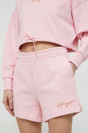 Bombažne kratke hlače HUGO roza barva - roza. Kratke hlače iz kolekcije HUGO. Model izdelan iz prožnega materiala