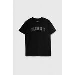 Otroška kratka majica Guess črna barva - črna. Otroške kratka majica iz kolekcije Guess, izdelana iz tanke, elastične pletenine. Model iz zračne tkanine z visoko vsebnostjo bombaža.