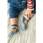 Otroški copati Mayoral Newborn - modra. Otroški copati iz kolekcije Mayoral Newborn, izdelani iz tekstilnega materiala. Model se s prilagodljivim zgornjim delom zlahka prilagodi stopalu.