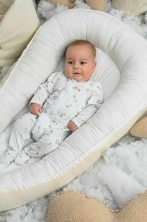 Komplet za dojenčka Jamiks bela barva - bela. Komplet za dojenčke iz kolekcije Jamiks. Model izdelan iz vzorčaste pletenine. V kompletu s pajacom