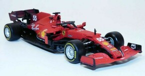 Bburago 1:43 Ferrari Racing F1 SF21 #55 (Carlos Sainz) s čelado - trdi kovček