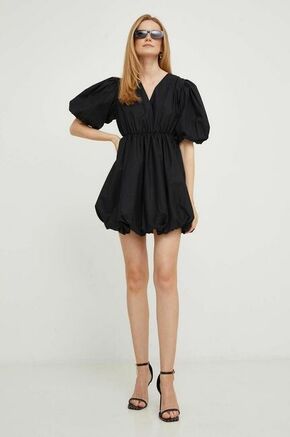 Bombažna obleka Answear Lab črna barva - črna. Obleka iz kolekcije Answear Lab. Model izdelan iz enobarvne tkanine. Model iz izjemno udobne in zračne tkanine je idealen za toplejše letne čase.