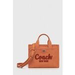 Torbica Coach roza barva - roza. Srednje velika nakupovalna torbica iz kolekcije Coach. Model na zapenjanje, izdelan iz tekstilnega materiala.